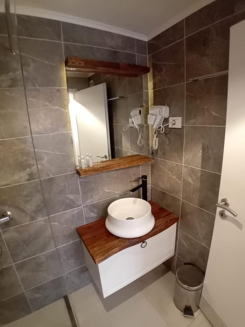 Hotel Driada Gjakova Kültér fotó